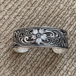 Montana silversmiths cuff